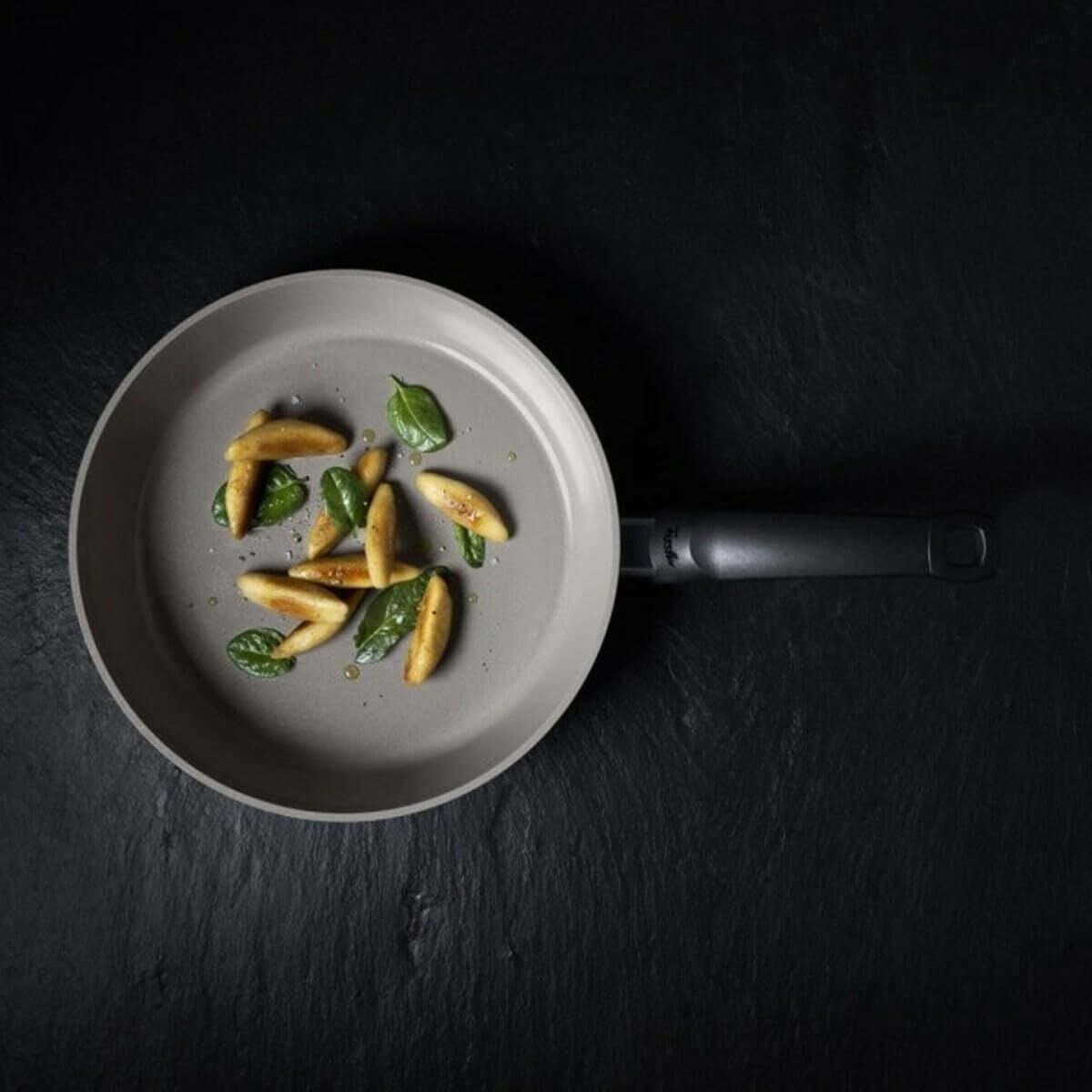 V2H2E2E0F9E1958295D3C891CA86D650FA7R7737779P2