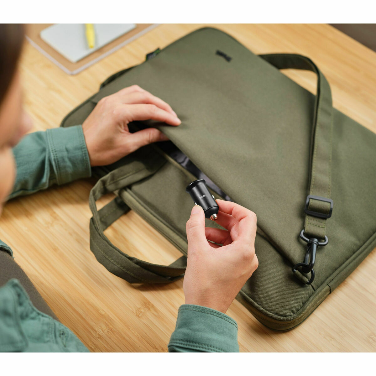 V5H38305F88265B649738DB92F5ABBD964CR4561356P2